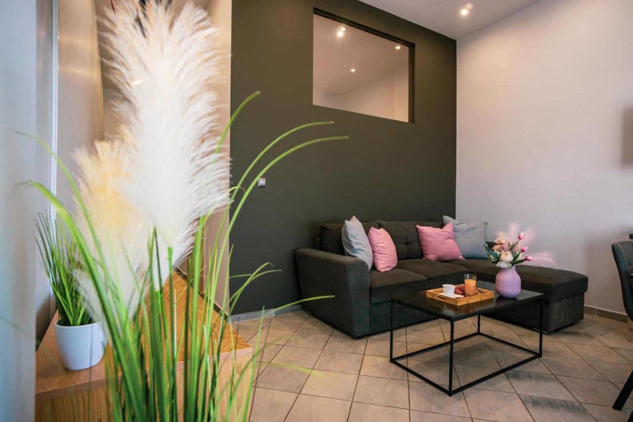 Seashell Luxury Apartment Nikíti Eksteriør bilde