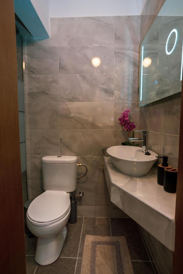 Seashell Luxury Apartment Nikíti Eksteriør bilde