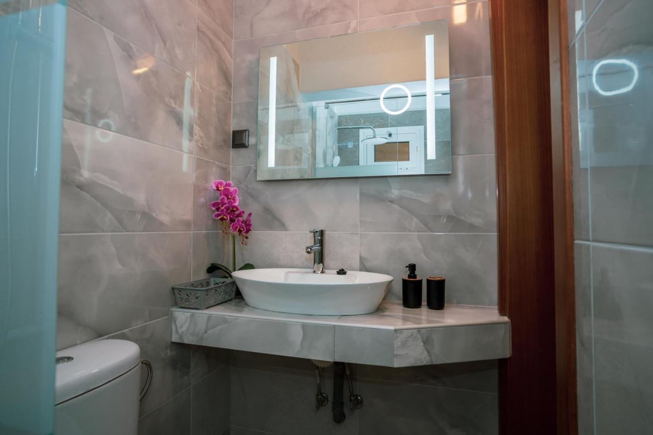 Seashell Luxury Apartment Nikíti Eksteriør bilde