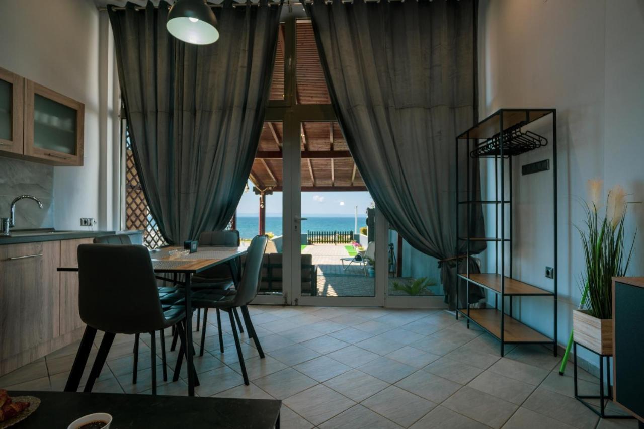 Seashell Luxury Apartment Nikíti Eksteriør bilde